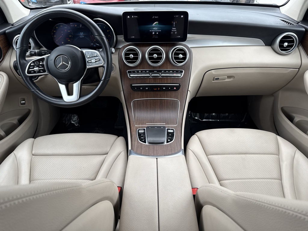 Vehicle image 17 of 27