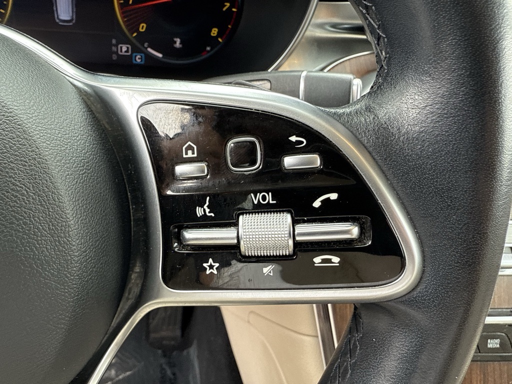 Vehicle image 26 of 27