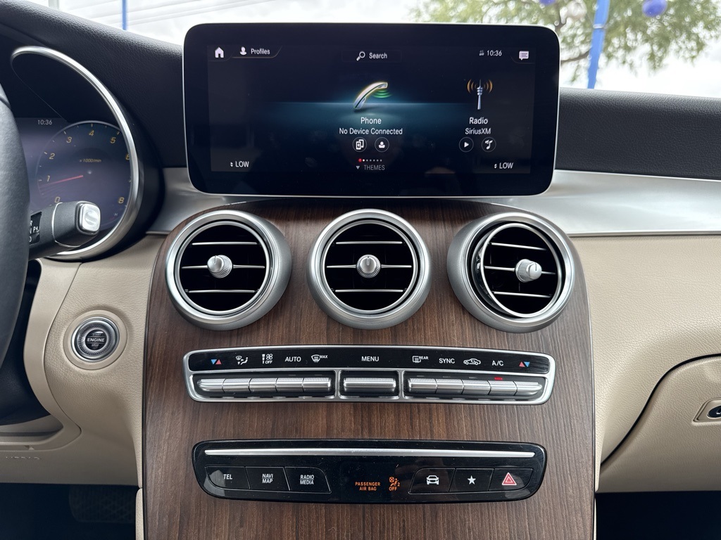 Vehicle image 21 of 27