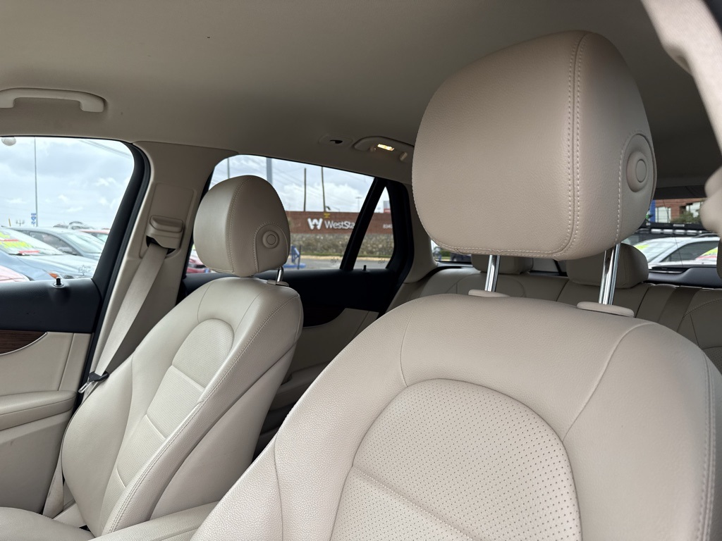 Vehicle image 13 of 27
