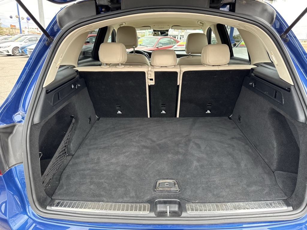 Vehicle image 10 of 27