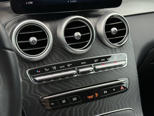 Vehicle image 27 of 36