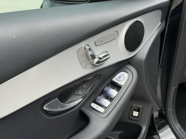 Vehicle image 22 of 36