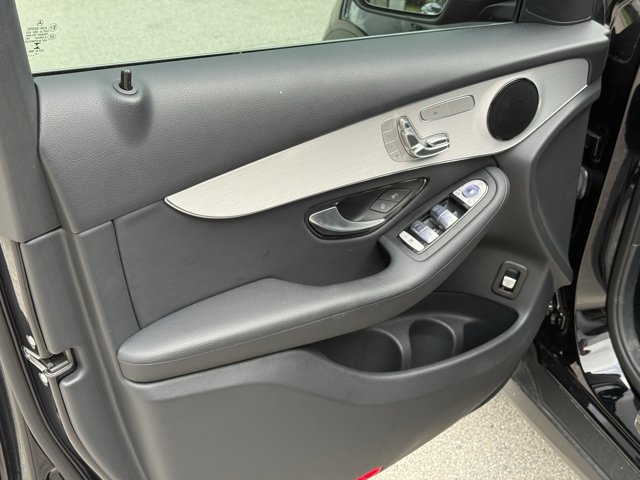 Vehicle image 20 of 36