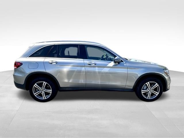 2022 Mercedes-Benz GLC 300 Image 3 of 27