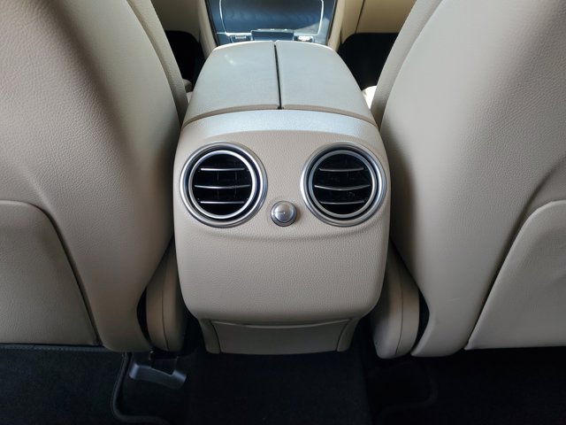 Vehicle image 21 of 30