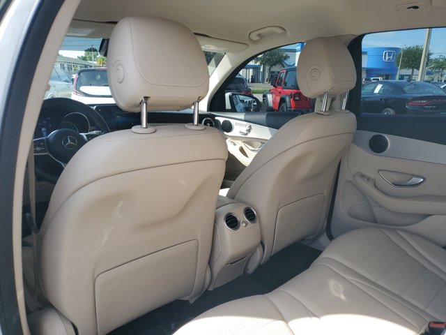 Vehicle image 27 of 30