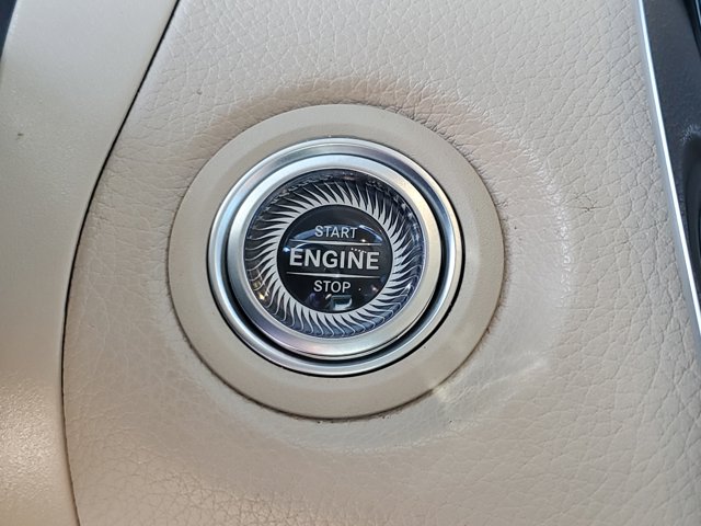 Vehicle image 22 of 30