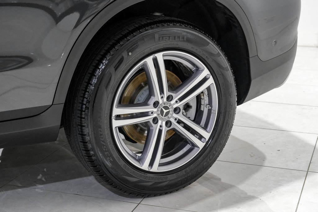 Vehicle image 51 of 60