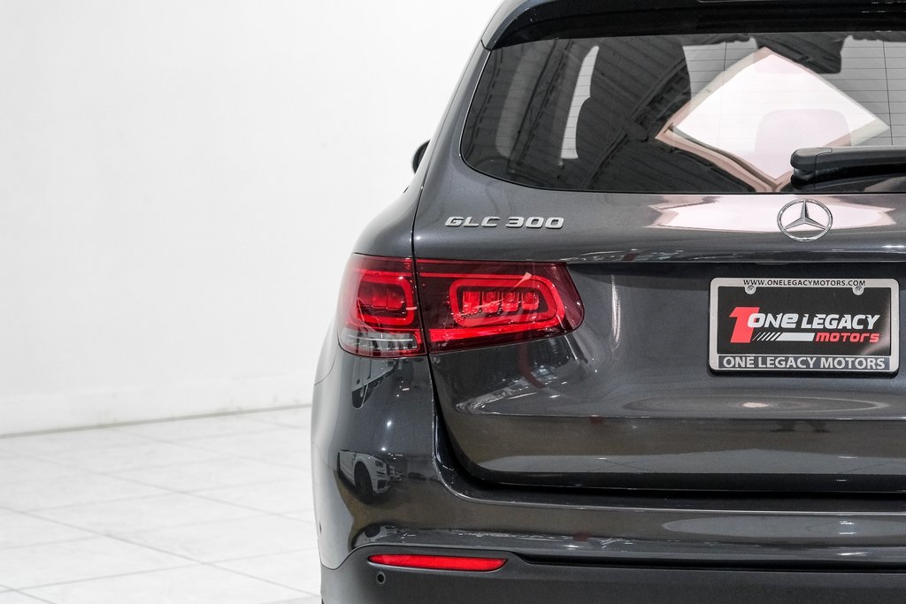 Vehicle image 41 of 60