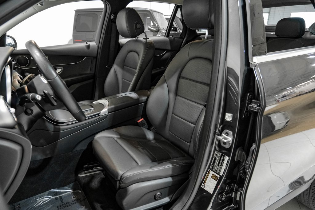 Vehicle image 9 of 60
