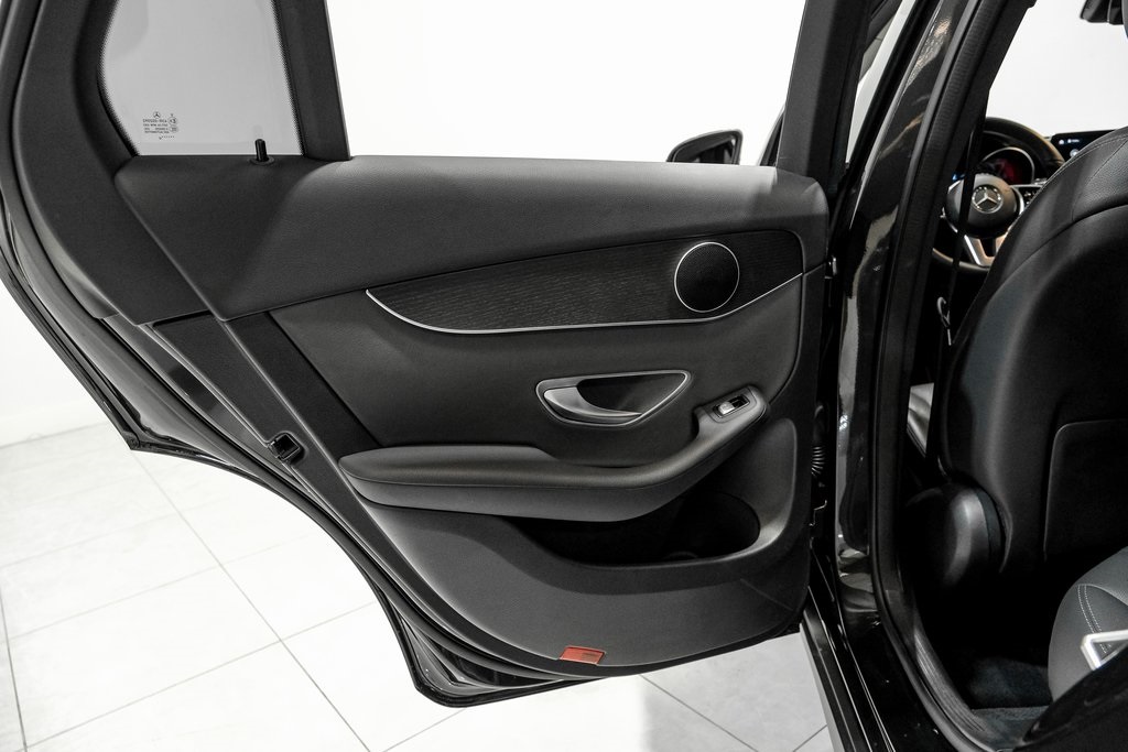 Vehicle image 39 of 60