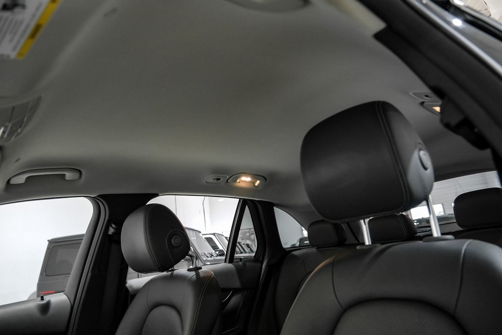 Vehicle image 26 of 60