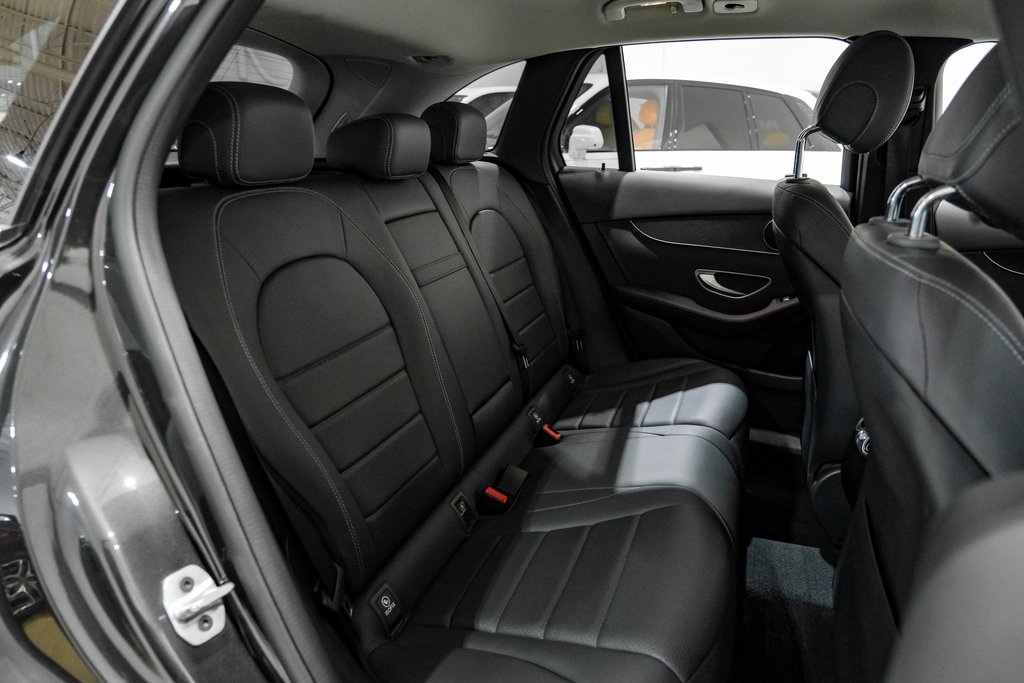 Vehicle image 28 of 60