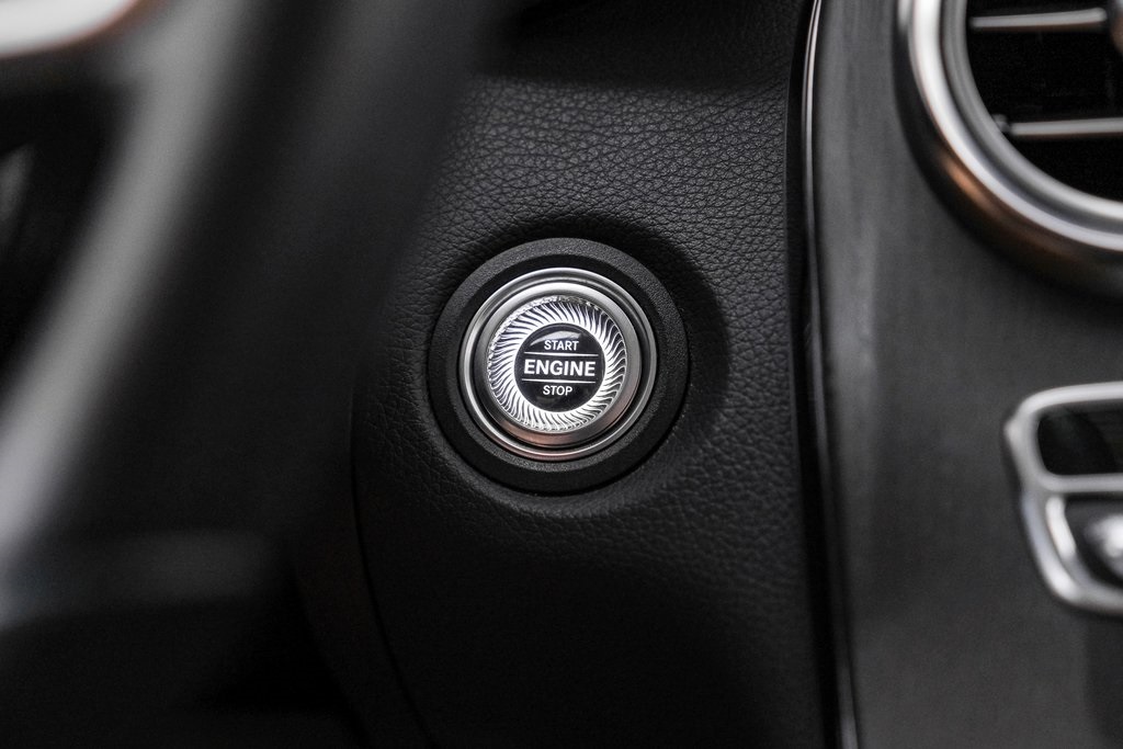 Vehicle image 18 of 60