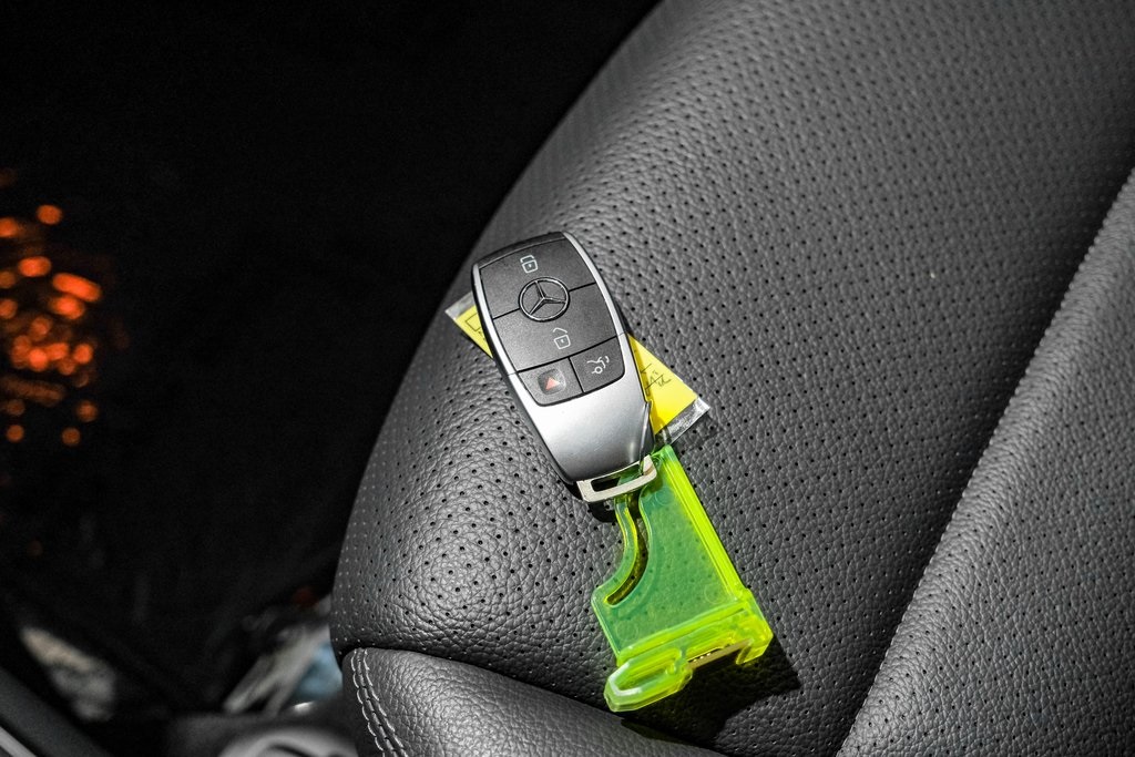 Vehicle image 52 of 60