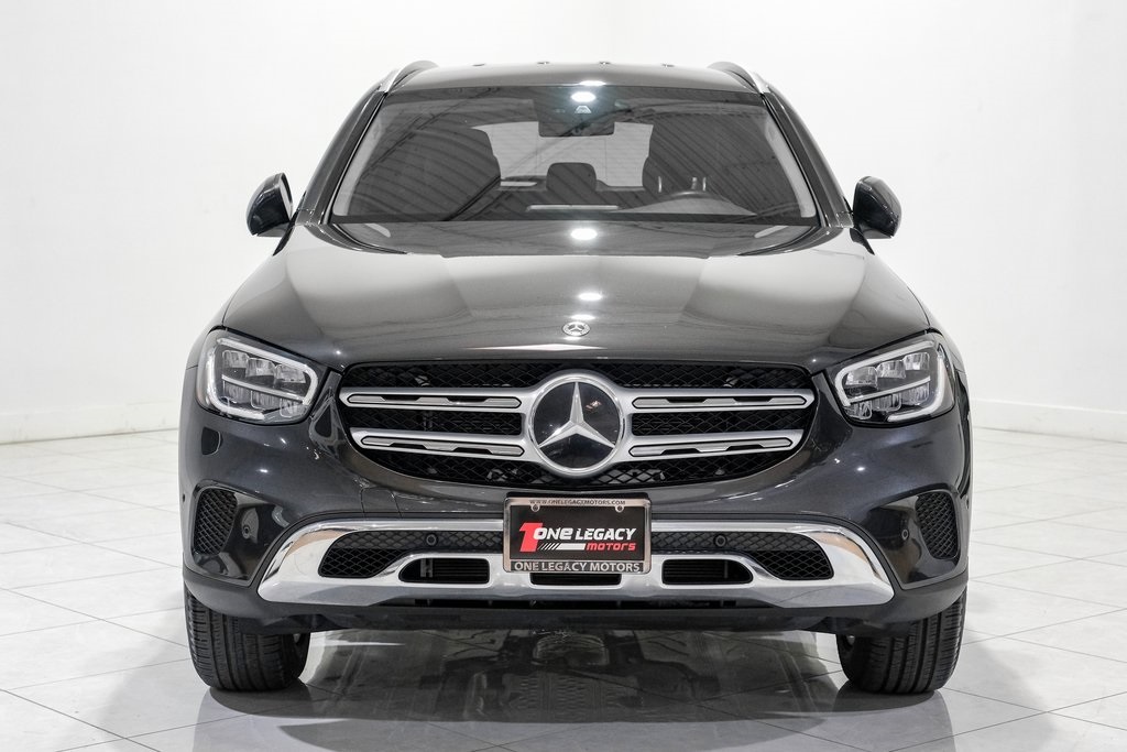 Vehicle image 2 of 60