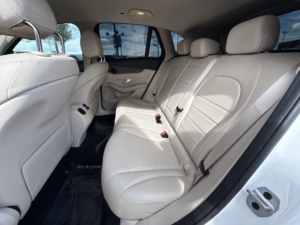 Vehicle image 13 of 29