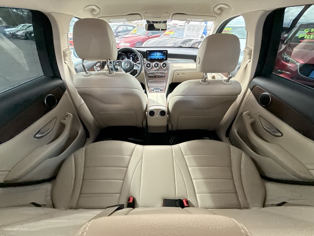 Vehicle image 19 of 29