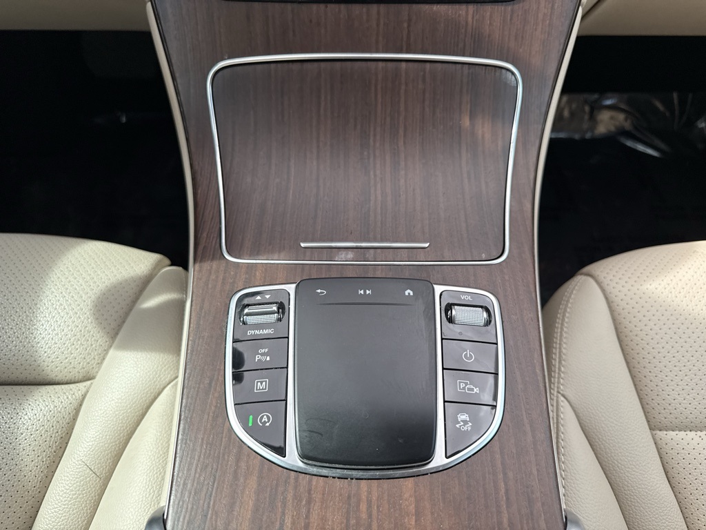 Vehicle image 24 of 29