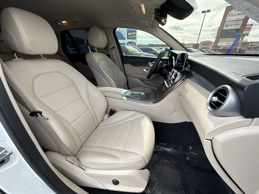Vehicle image 15 of 29