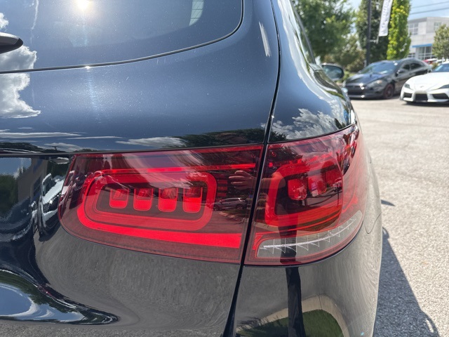 Vehicle image 14 of 28