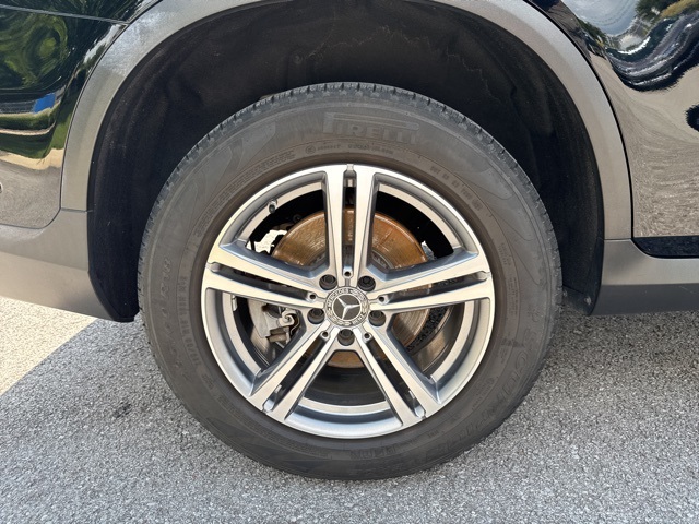 Vehicle image 11 of 28