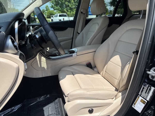 Vehicle image 15 of 28