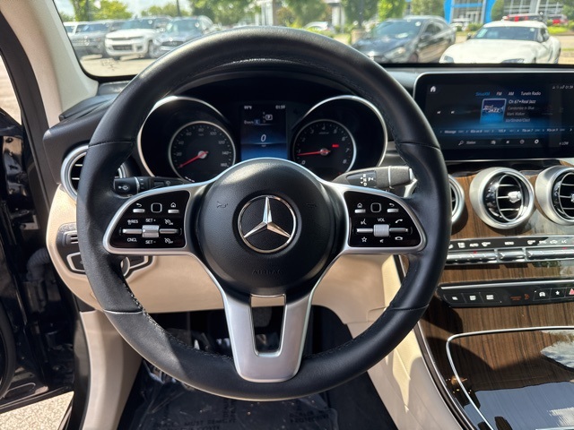 Vehicle image 25 of 28