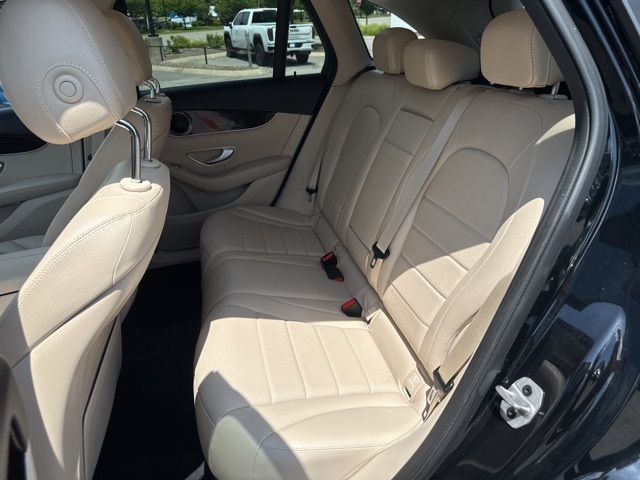 Vehicle image 16 of 28