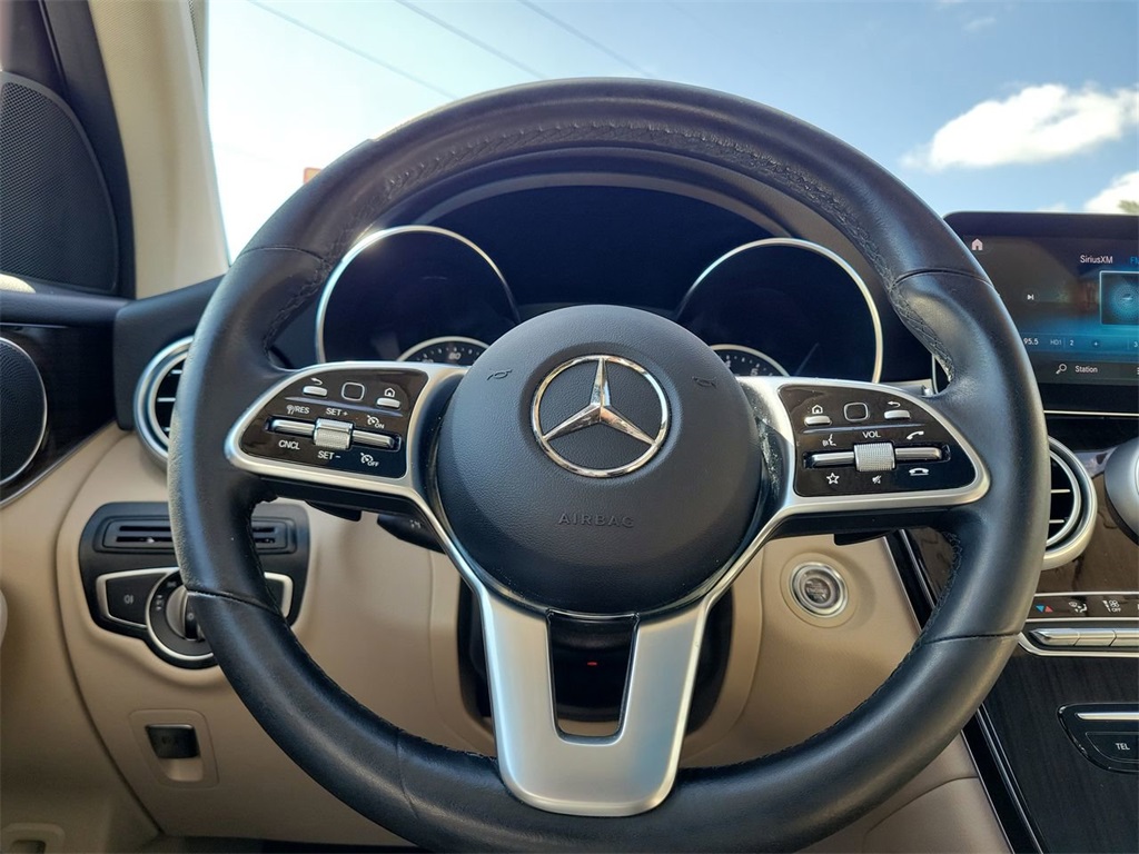 Vehicle image 27 of 30