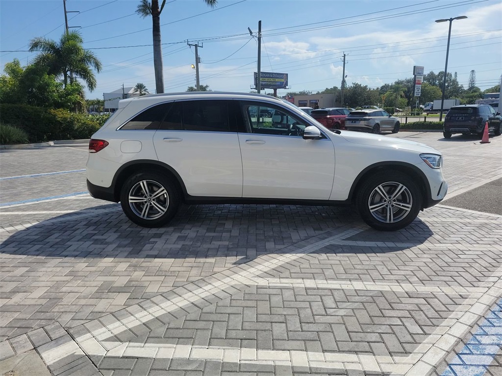 Vehicle image 4 of 30