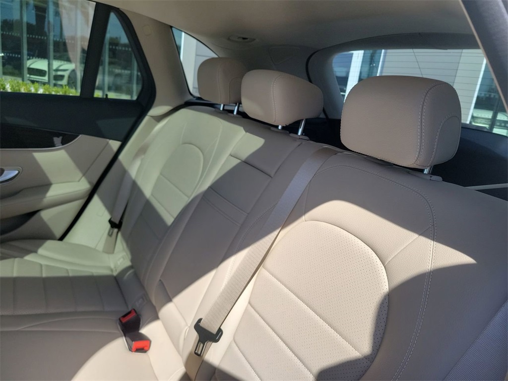 Vehicle image 13 of 30
