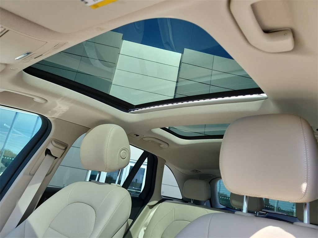 Vehicle image 26 of 30