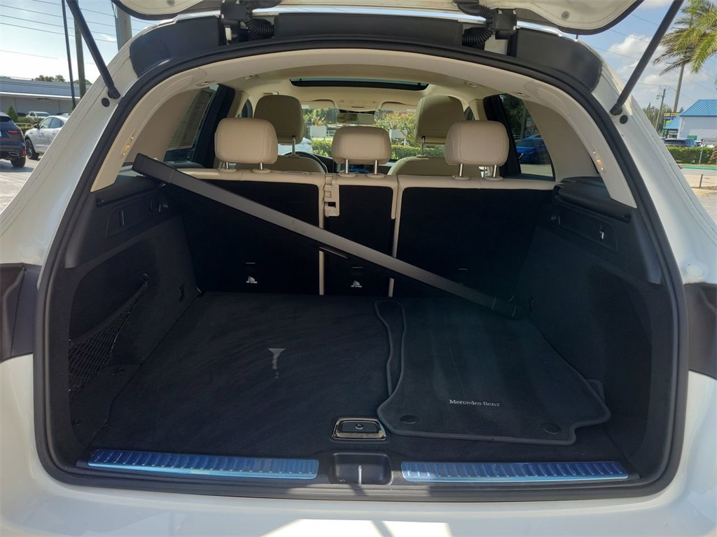 Vehicle image 12 of 30