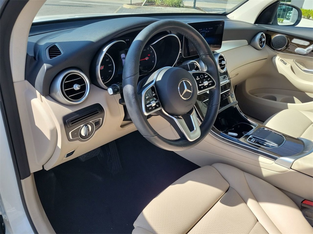 Vehicle image 16 of 30