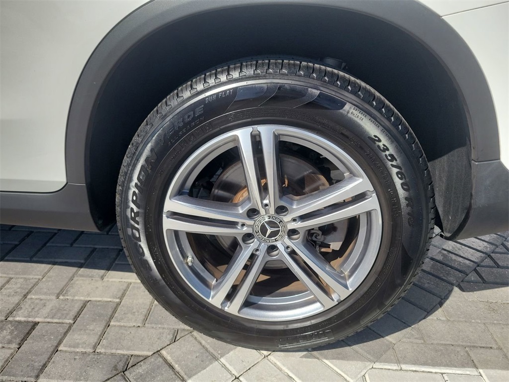 Vehicle image 10 of 30