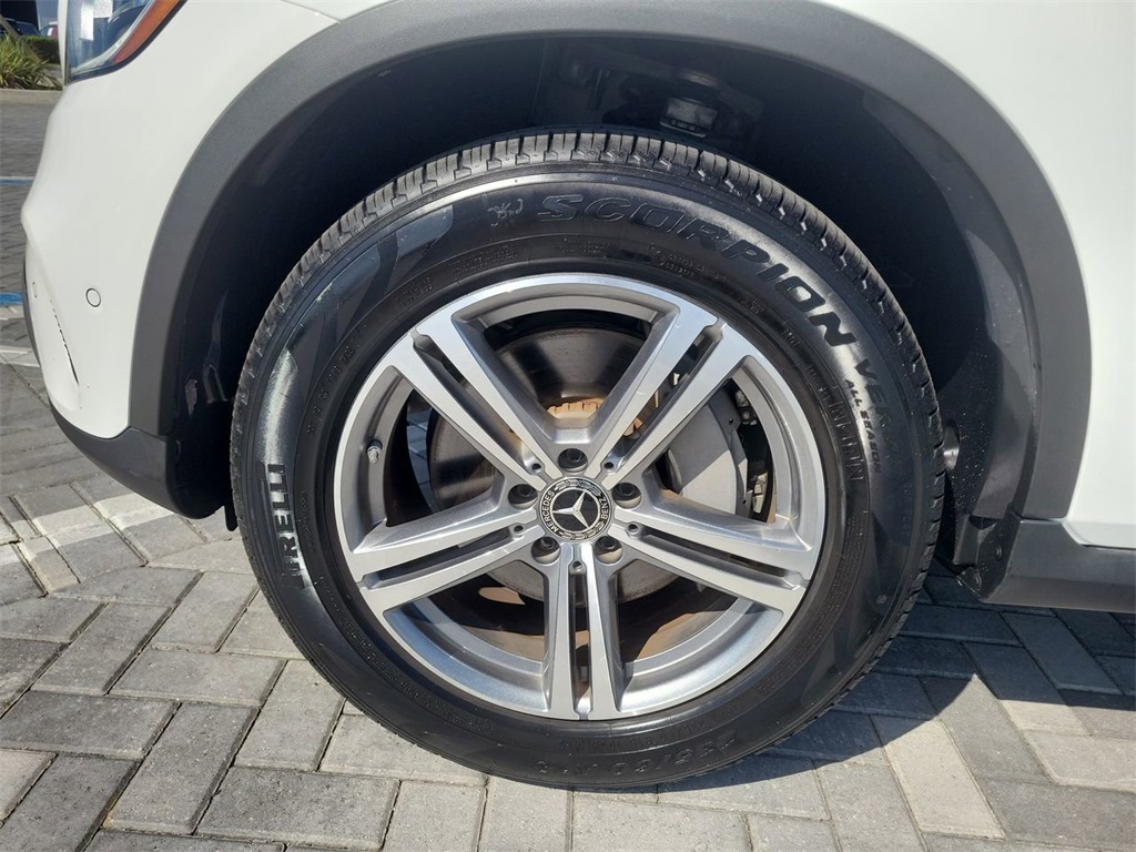 Vehicle image 11 of 30