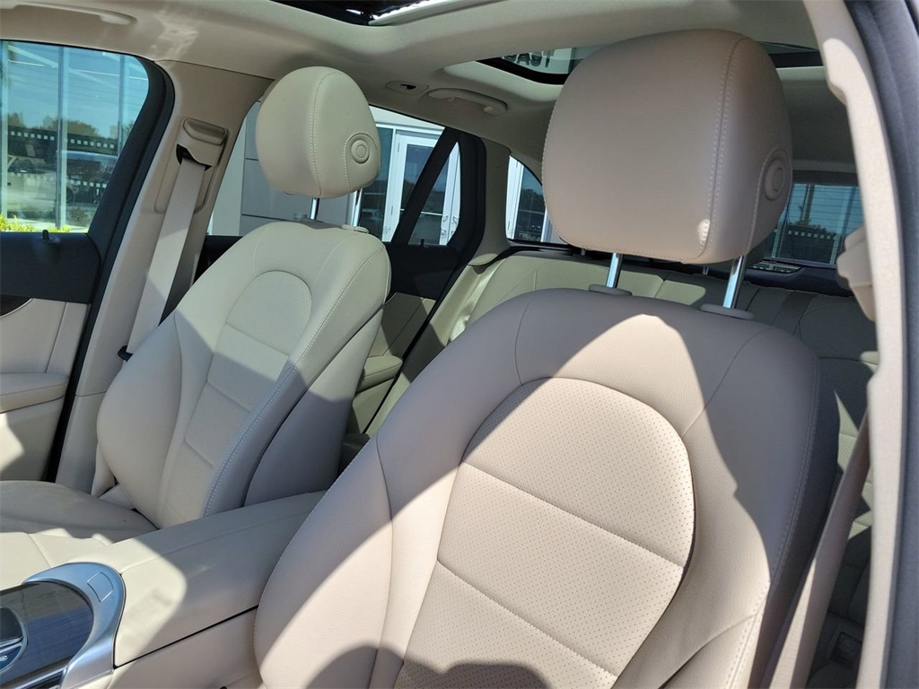 Vehicle image 14 of 30