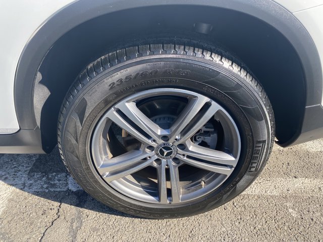 Vehicle image 11 of 24