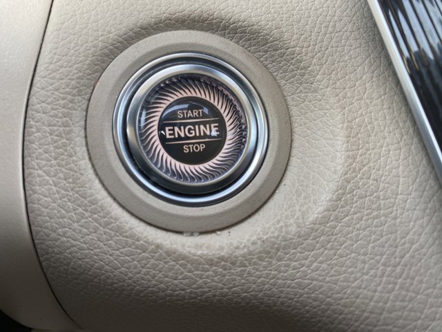 Vehicle image 21 of 24
