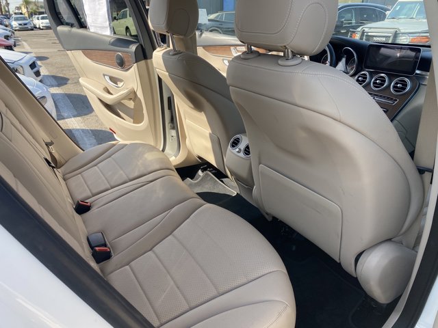 Vehicle image 16 of 24