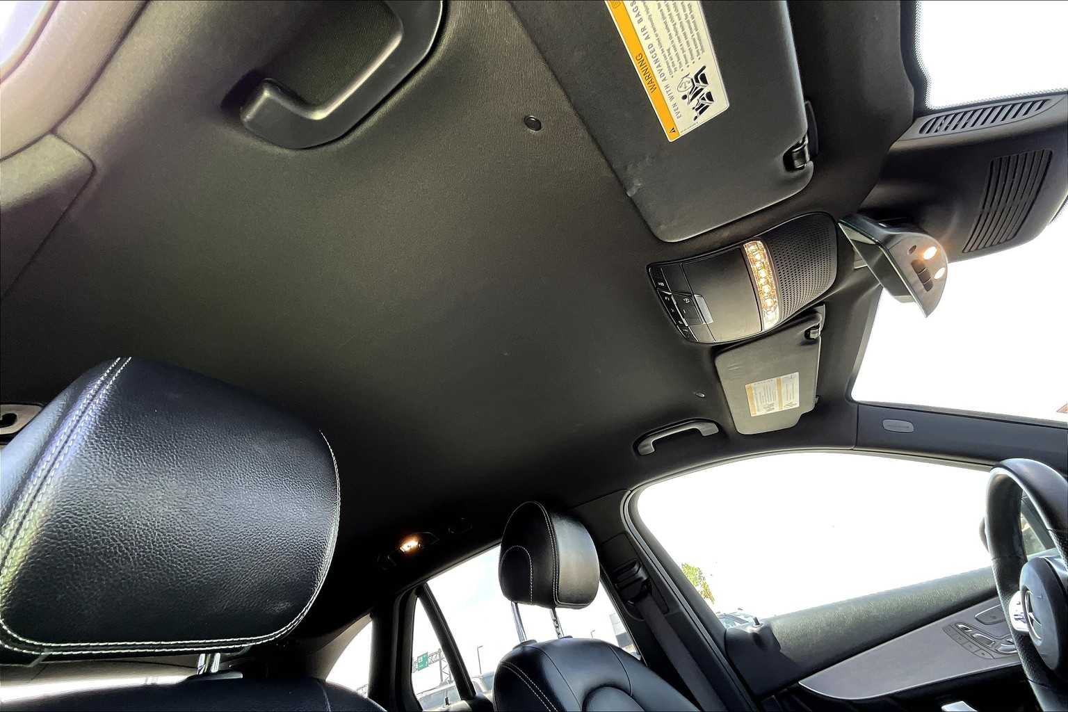Vehicle image 26 of 33