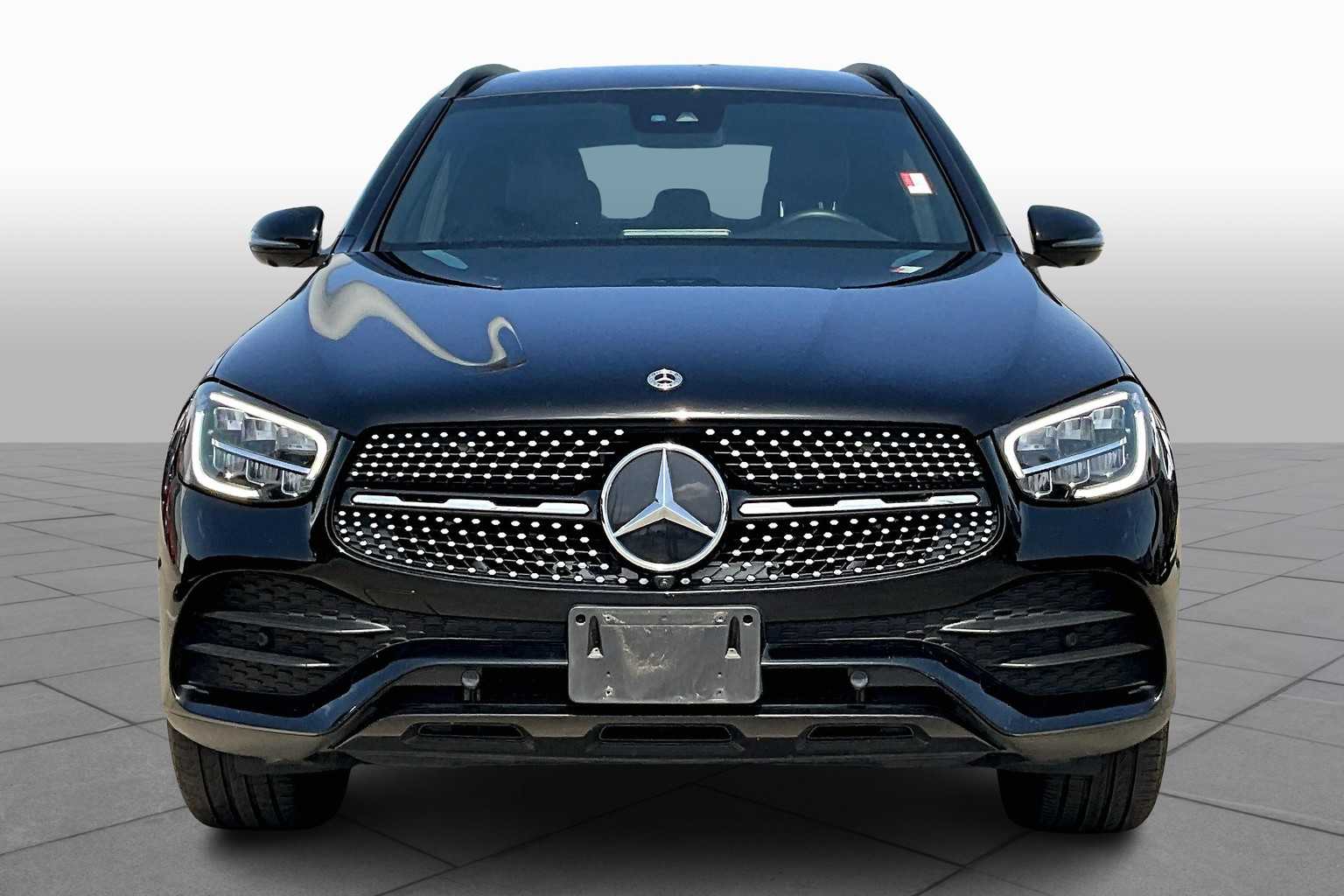 Vehicle image 2 of 33