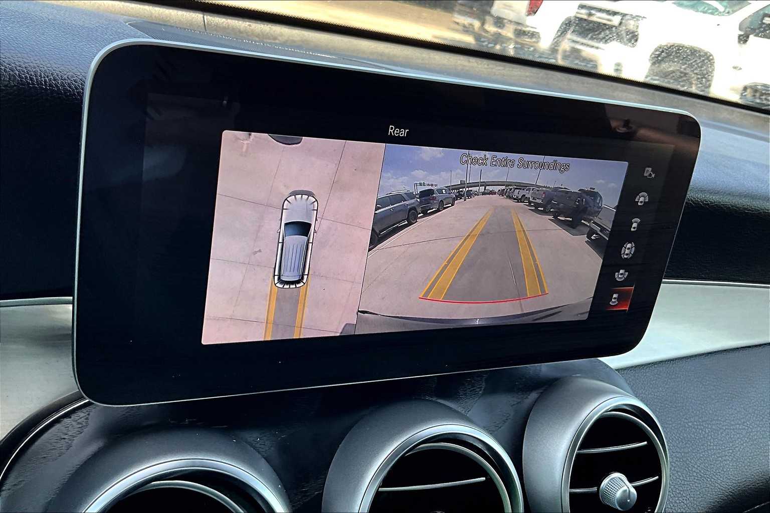 Vehicle image 17 of 33