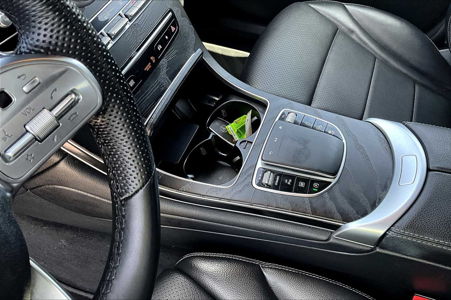 Vehicle image 18 of 33
