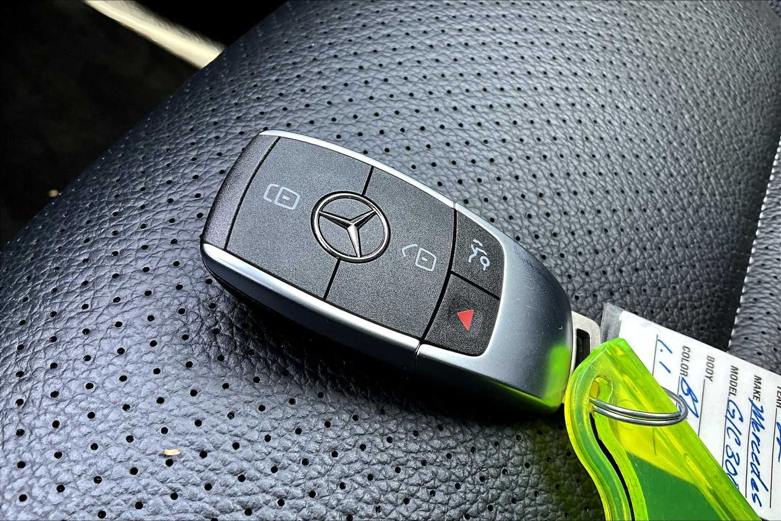 Vehicle image 22 of 33