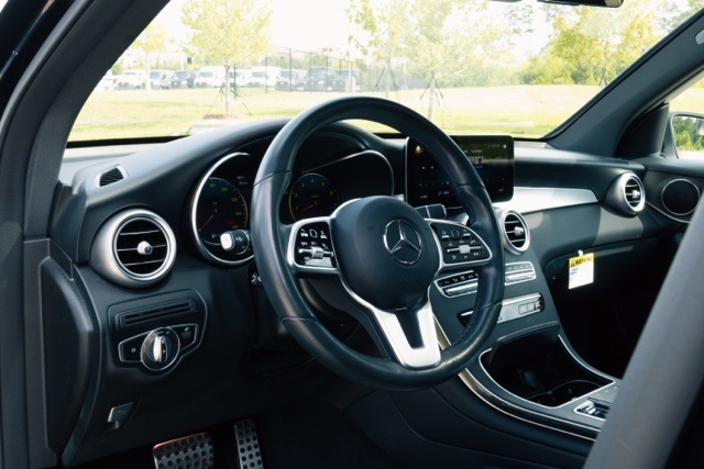 Vehicle image 10 of 18