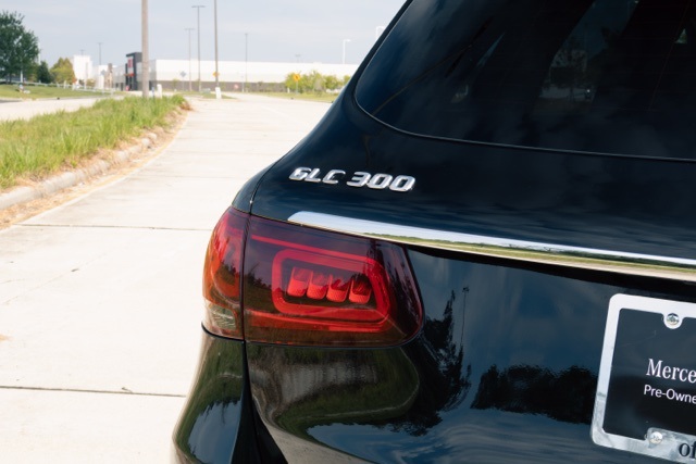 Vehicle image 17 of 18