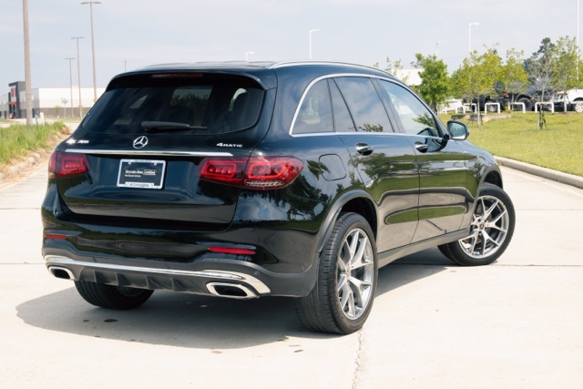 Vehicle image 4 of 18